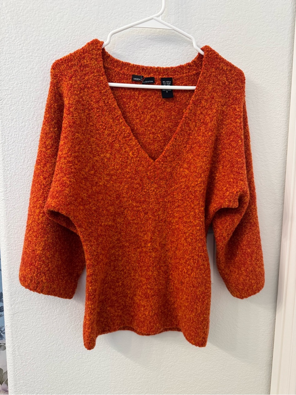 Moda International Orange V-Neck Sweater Small Womens Retro